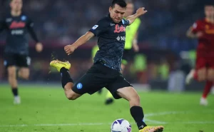 Hirving Lozano fue blanco de las críticas de Mourinho.
