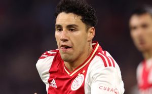 Fans del Ajax estallan contra Jorge Sánchez | Getty Images.
