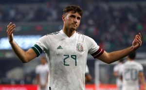 Santiago Giménez siempre se ha sentido completamente mexicano – Fuente: Getty
