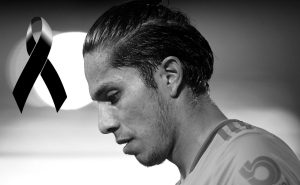 Carlos Salcedo y su triste despedida | Getty Images.
