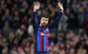 Barcelona gana en la despedida de Piqué
