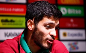 Raúl Jiménez ya reportó con la Selección en Girona
