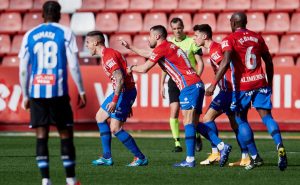 Un mexicano la está rompiendo en el Sporting Gijón

