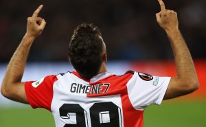 Santi Giménez ora por Raúl Jiménez | Getty Images.
