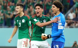 Ochoa para penal para México en su debut – Getty Images
