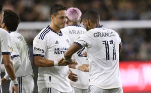 Chicharito, un crack que compartió cancha con un fuera de serie. Fuente: Getty
