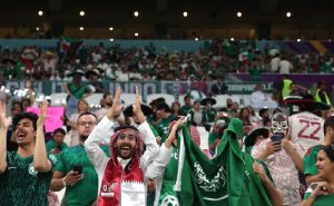 Aficionados mexicanos y árabes en Qatar 2022 | Getty Images
