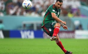 Luis Chávez es buscado en Europa
