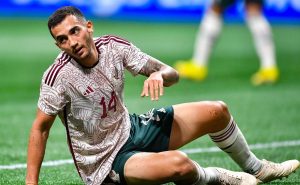 México se quedó sin usar su camiseta blanca en Qatar – Fuente: Getty
