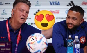 Louis Van Gaal confiesa que se besa con Depay – Getty Images. 
