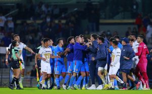 Pumas y Cruz Azul | Getty Images
