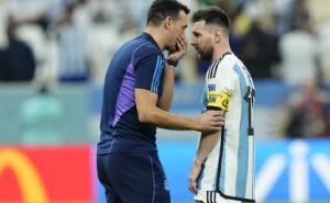 Lionel Scaloni y Messi | Getty Images
