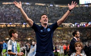 Lionel Scaloni es campeón del mundo – Fuente: Getty
