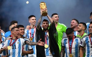 Messi es homenajeado por la prensa mundial – Fuente: Getty
