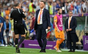 Louis Van Gaal dejó de ser técnico de Países Bajos
