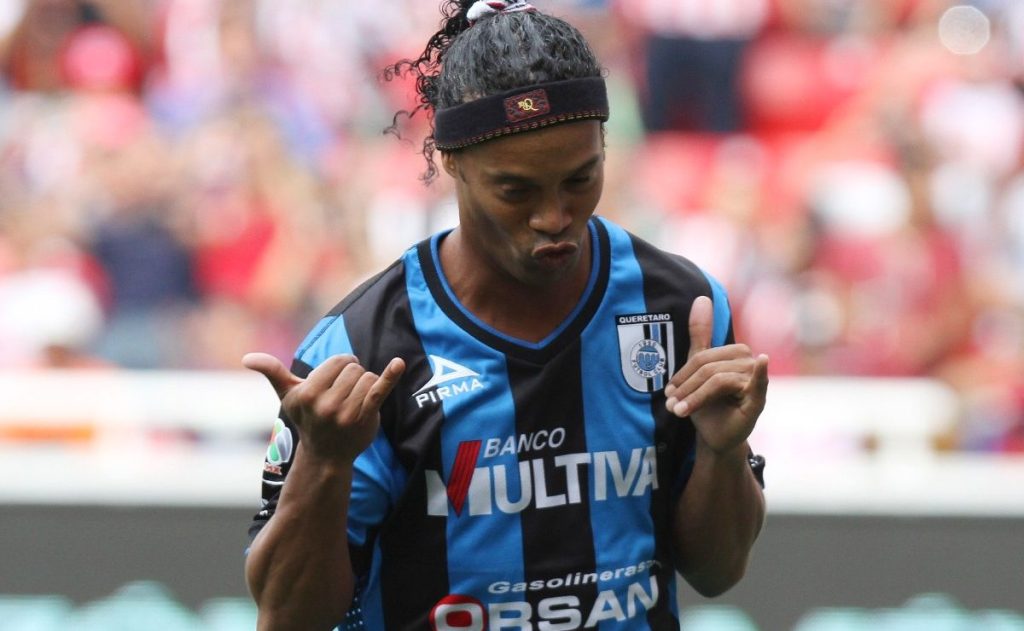 Ronaldinho jugó con el Querétaro en 2015 y 2016. | Getrty Images