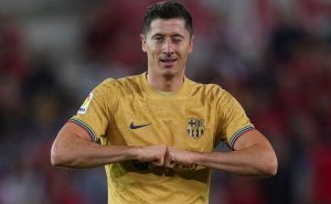 Robert Lewandowski manda guiño a Messi – Fuente: Getty
