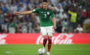 Cerca el debut de Montes.
