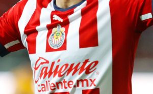 Delantero de Chivas jugará con equipo del extranjero. | Getty Images 
