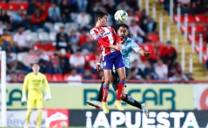 San Luis abrió con dos golazos.

