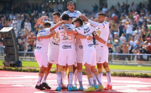 Leyendas presentes en el triunfo de Pumas
