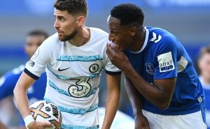 Yerry Mina vivió su momento más incómodo desde que juega en la Premier League. | Getty Images
