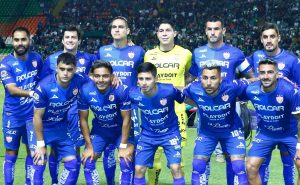Necaxa no usa su nuevo escudo – Getty Images. 
