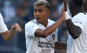 Julián Araujo y su fichaje con el Barcelona – Getty Images. 
