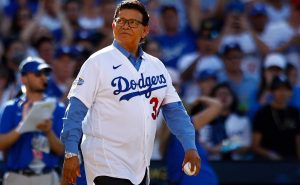 En Dodgers hacen honores a una leyenda mexicana
