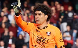 Memo Ochoa recibe premio – Getty Images. 
