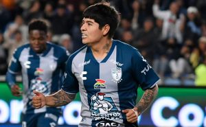 Chofis López se lanza de nuevo contra Chivas – Imago 7. 
