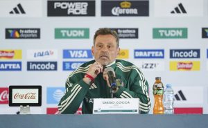 Apenas va llegando y ya tuvo su primer error al mando de México. Fuente: Imago7
