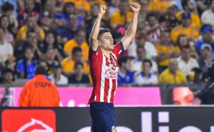 Chivas le quito el invicto a los Tigres en acciones de la jornada de la jornada 9 del Clausura 2023. Foto: Imago7
