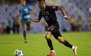 Orbelín Pineda se podría quedar en Europa
