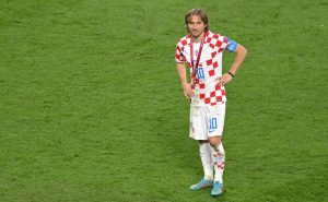Luka Modric dona su playera de Qatar 2022 a Turquía