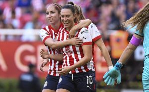 Patidazo de Chivas en el Clásico Tapatío Foto: Imago7/Sandra Bautista

