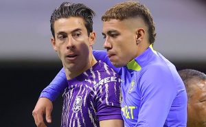 Óscar Jiménez hace desaire a Emilio Lara – Imago 7 
