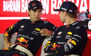 | Checo y Max protagonizaron una nueva polémica.
