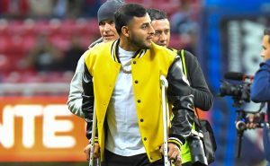 Alexis Vega se lesionó en la jornada 2 contra el San Luis y desde entonces Chivas no ha podido contar con él en el Clausura 2023. Foto: Imago7
