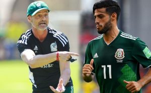 Diego Cocca y Carlos Vela | Getty Images
