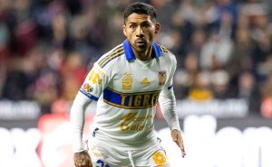 Javier Aquino ya fue dirigido por Diego Cocca en los Tigres recientemente y le tiene fe en el cargo de la selección nacional. Foto: Imago7
