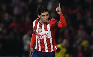 Pocho Guzmán calentó el Clásico. | Imago7
