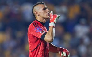 Nahuel Guzmán tuvo un gesto contra la afición de Tigres tras la derrota contra el América en el Clausura 2023.
