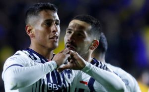 Luis Romo se mandó uno de los mejores goles en la historia de los Clásicos y puso momentáneamente en ventaja a Monterrey sobre Tigres. Foto: Imago7
