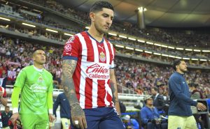 Pocho Guzmán quedó a deber en el Clásico Nacional. | Imago7
