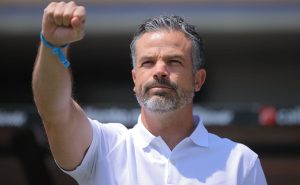 Rafa Puente tiene pie y medio fuera de Pumas. | Imago7
