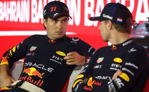 | Checo Pérez se enojó con Verstappen.
