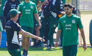 Henry Martin platicó con Diego Cocca – Imago 7
