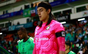 Carlos Acevedo sería el portero titular contra Surinam en el debut de la selección mexicana bajo el mando de Diego Cocca. Foto: Imago7
