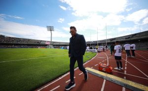 Es oficial, el Turco es DT de Pumas
